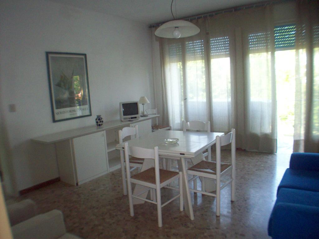 Casa Marialuigia - Appartamenti Solo Per Famiglie Lido di Jesolo Exteriör bild