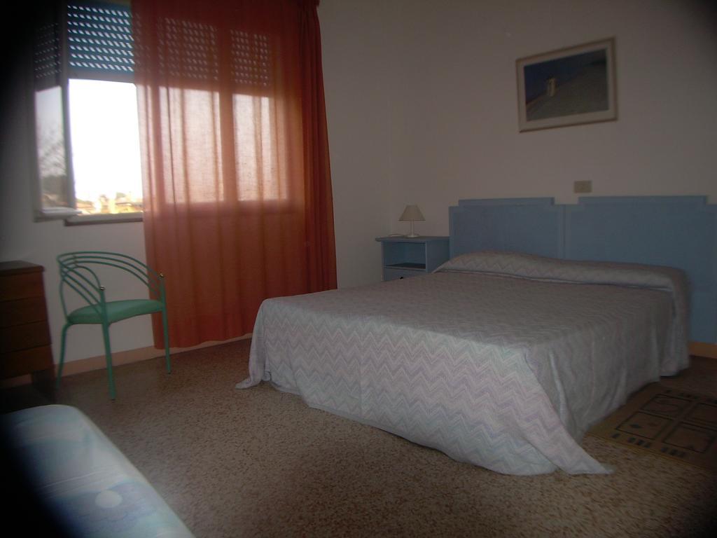 Casa Marialuigia - Appartamenti Solo Per Famiglie Lido di Jesolo Exteriör bild