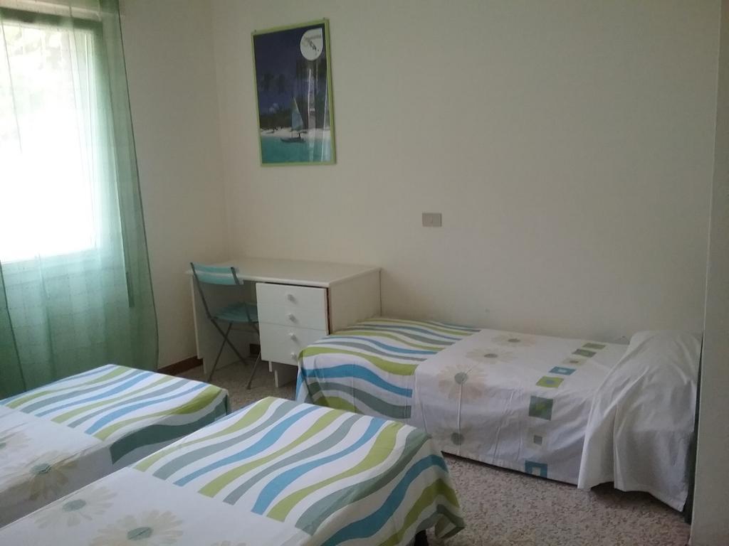 Casa Marialuigia - Appartamenti Solo Per Famiglie Lido di Jesolo Exteriör bild