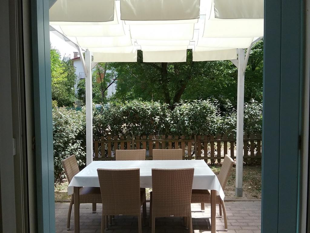 Casa Marialuigia - Appartamenti Solo Per Famiglie Lido di Jesolo Exteriör bild
