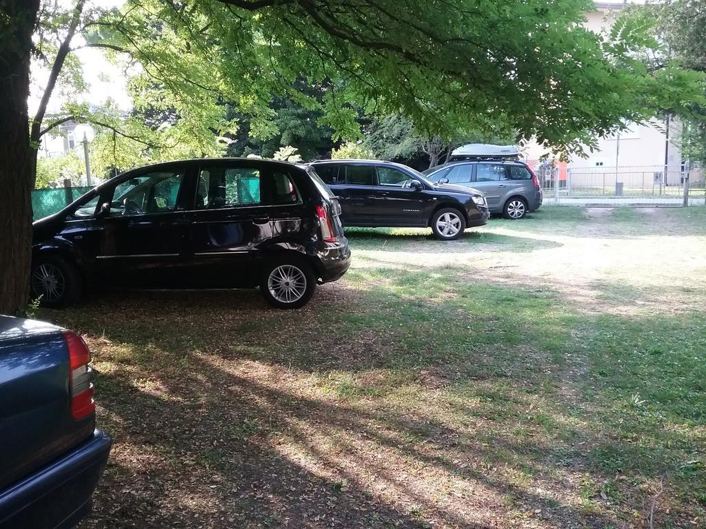 Casa Marialuigia - Appartamenti Solo Per Famiglie Lido di Jesolo Exteriör bild